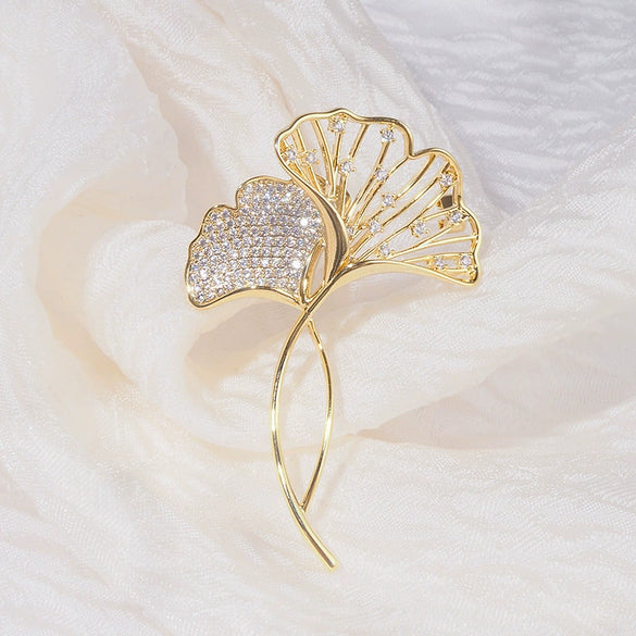 Wholesale Alloy Ginkgo Leaf Brooch For Women Electroplated Natural Style Highend Suit Accessory