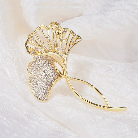 Wholesale Alloy Ginkgo Leaf Brooch For Women Electroplated Natural Style Highend Suit Accessory