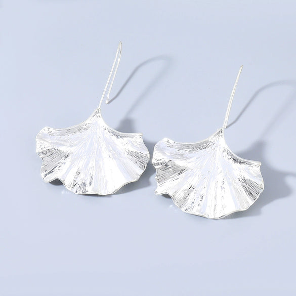 Wholesale Alloy Ginkgo Leaf Fashion Exaggerated Vintage Electroplated Women's Earrings