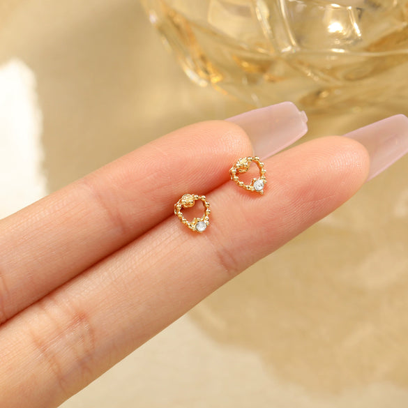 Wholesale Alloy Heart Shape French Retro Electroplated Women's Beanie Earrings