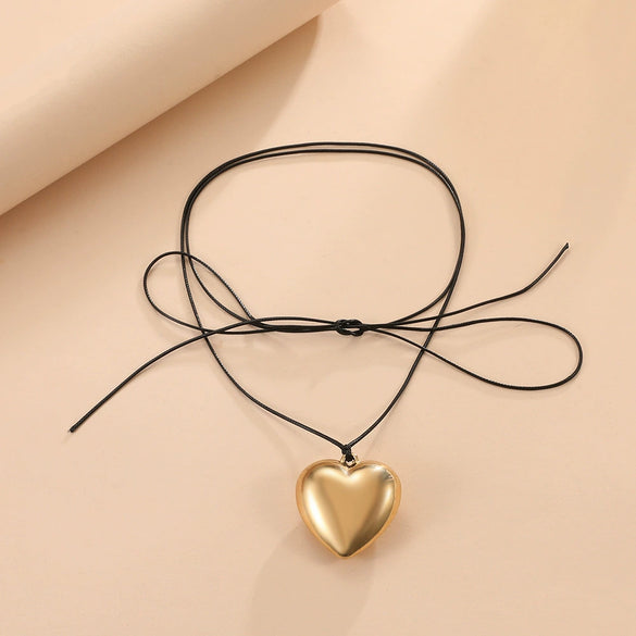 Wholesale Alloy Heart Shape Pendant Necklace With Thread Rope Chain And Electroplating Treatment