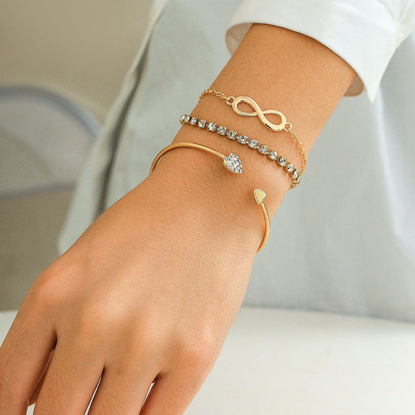 Wholesale Alloy Heart Shaped Geometric Rhinestone Micro Inlaid Diamond Bracelet For Women