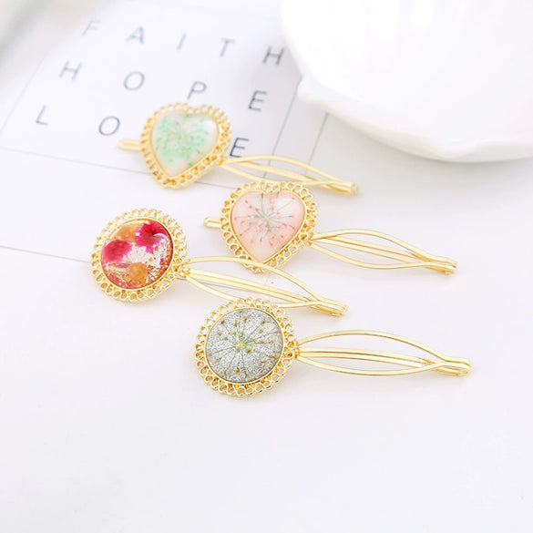 Wholesale Alloy Heartshaped Dried Flower Hairpin French Retro Style Electroplated Hair Accessories For Women