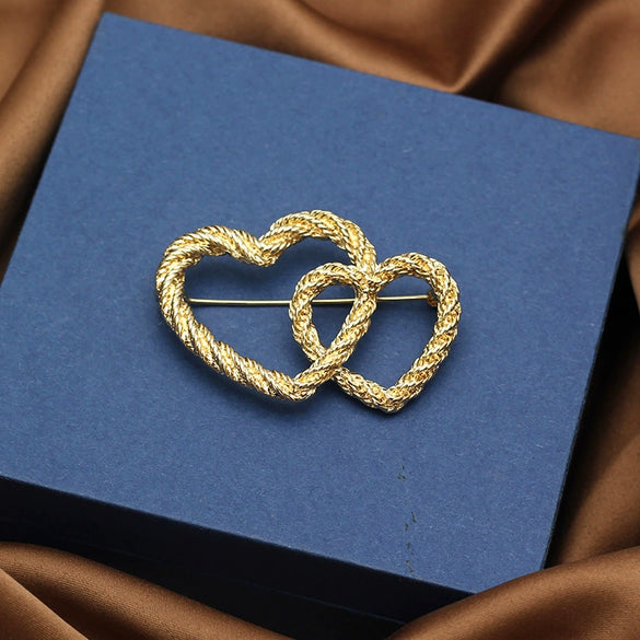 Wholesale Alloy Heartshaped Electroplated Brooch For Women Retro Style Accessories