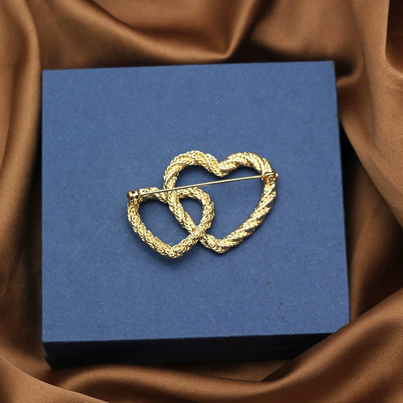 Wholesale Alloy Heartshaped Electroplated Brooch For Women Retro Style Accessories