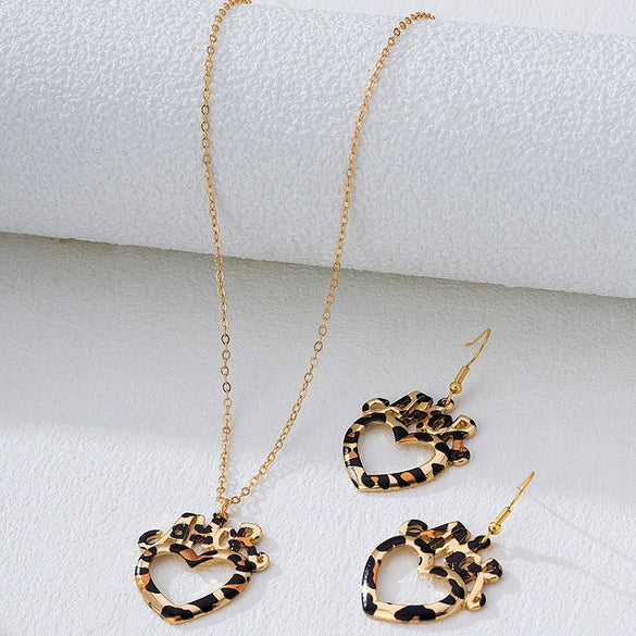Wholesale Alloy Heartshaped Jewelry Set With Geometric Pattern Electroplated For Women