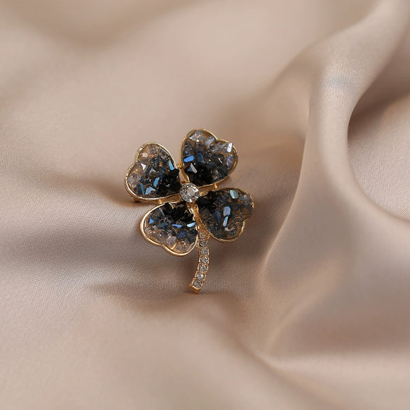 Wholesale Alloy Imitation Crystal Fourleaf Clover Brooch Women's Minimalist Light Luxury Electroplated Suit Coat Accessory