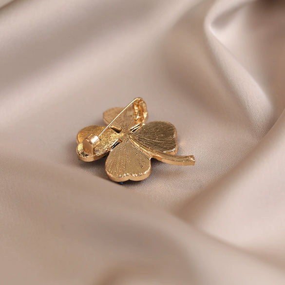 Wholesale Alloy Imitation Crystal Fourleaf Clover Brooch Women's Minimalist Light Luxury Electroplated Suit Coat Accessory