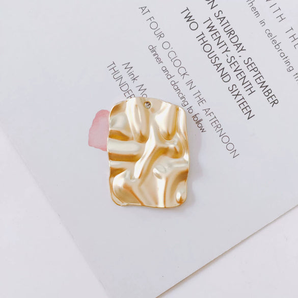 Wholesale Alloy Jewelry Accessories With Baking Paint Wave Surface And Irregular Rectangular Pendant