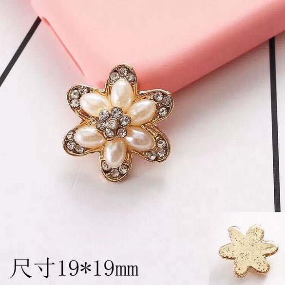 Wholesale Alloy Jewelry Accessories With Flower Pattern And Electroplating Treatment For Mobile Phone Shell Stick Drill Five Petal Flower And Snowflake Design