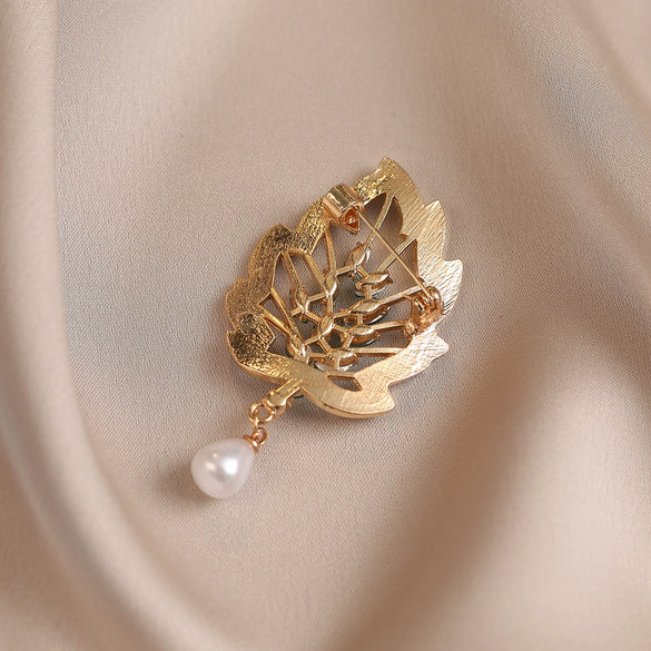 Wholesale Alloy Leaf Flower Brooch Minimalist Style Diamondencrusted Electroplated For Women