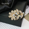 Wholesale Alloy Leafshaped Rhinestone Brooch Electroplated Clothing Accessories For Women
