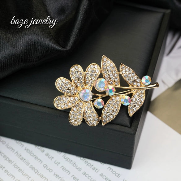 Wholesale Alloy Leafshaped Rhinestone Brooch Electroplated Clothing Accessories For Women