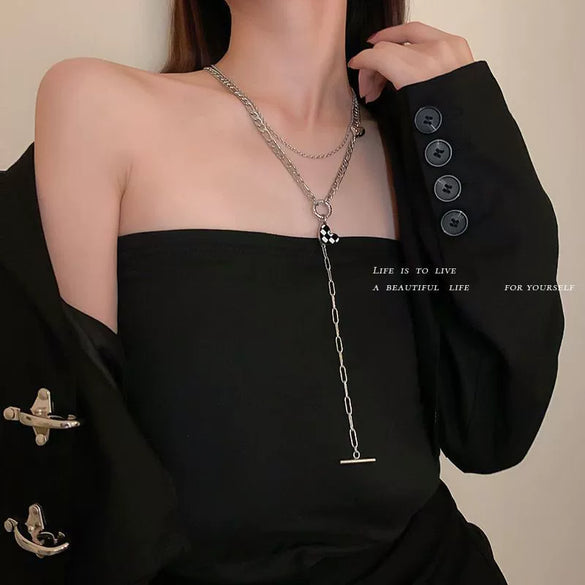 Wholesale Alloy Letter Gold Pea Necklace With Electroplating For Women Fashion High Sense Clavicle Chain And Simple Sweater Chain