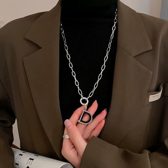 Wholesale Alloy Letter Gold Pea Necklace With Electroplating For Women Fashion High Sense Clavicle Chain And Simple Sweater Chain