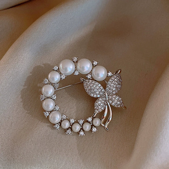 Wholesale Alloy Love Brooch With Flower Pattern Electroplated For Women