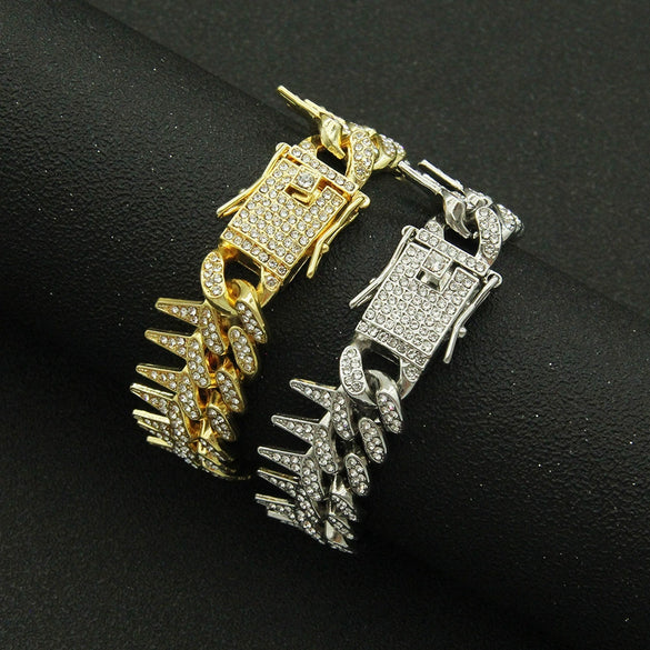 Wholesale Alloy Men's Hip Hop Cuban Chain Bracelet With Geometric Pattern And Electroplating Process