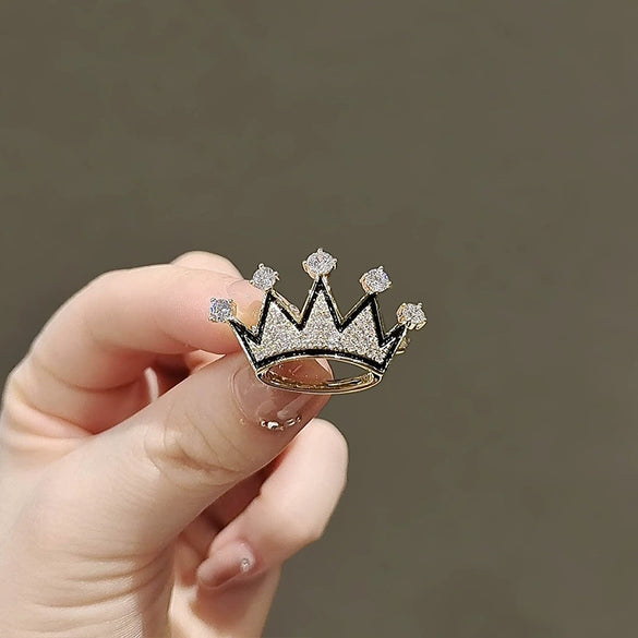 Wholesale Alloy Natural Style Crown Shaped Electroplated Brooch For Women