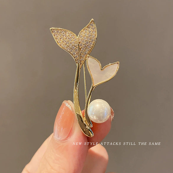 Wholesale Alloy Pearl Fishtail Flower Design Electroplating Women's Brooch