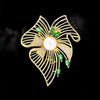 Wholesale Alloy Pearl Flower Brooch For Women With Electroplating Treatment Natural Style