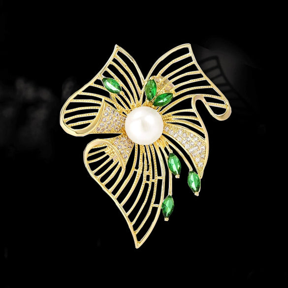 Wholesale Alloy Pearl Flower Brooch For Women With Electroplating Treatment Natural Style