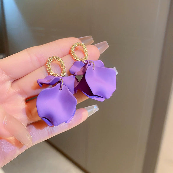 Wholesale Alloy Petal Earrings With Flowers Pattern And Baking Paint Treatment For Women French Retro Style