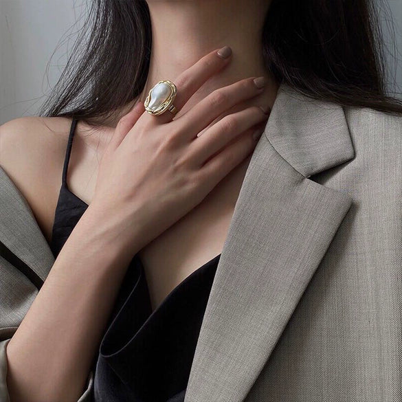 Wholesale Alloy Retro Geometric Asymmetrical Ushaped Pearl Ring For Women With Electroplating Treatment