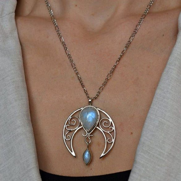 Wholesale Alloy Retro Natural Style Moon Pattern Clavicle Necklace With Electroplating Treatment