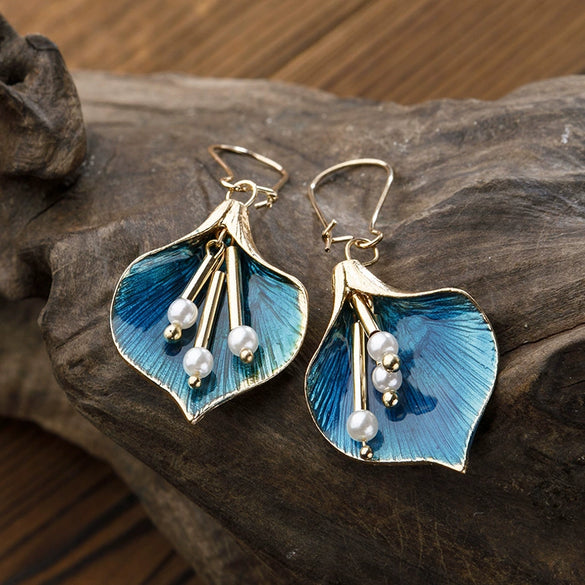 Wholesale Alloy Retro Style Flower Earrings With Electroplating For Women