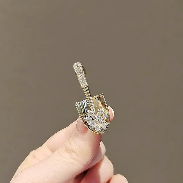 Wholesale Alloy Shovelshaped Electroplated Brooch For Women