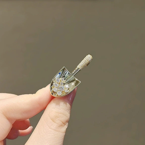 Wholesale Alloy Shovelshaped Electroplated Brooch For Women