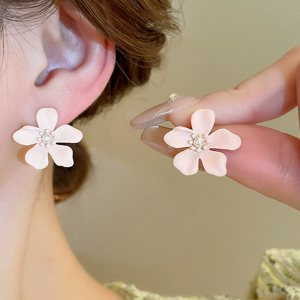 Wholesale Alloy Silver Pink Sweet Flower Ear Studs With Electroplating For Women Mori Cute Joker Design