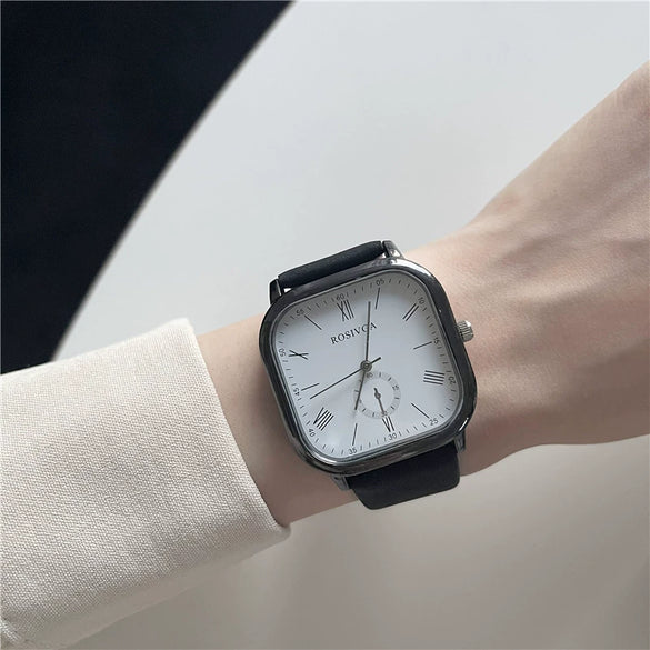 Wholesale Alloy Square Retro Watch With Roman Scale For Women Leisure Style