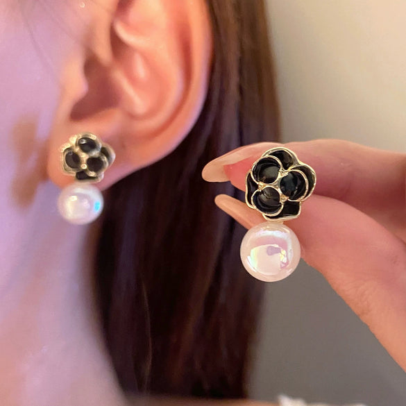 Wholesale Alloy Stud Earrings Women's Geometric And Flower Style Electroplated