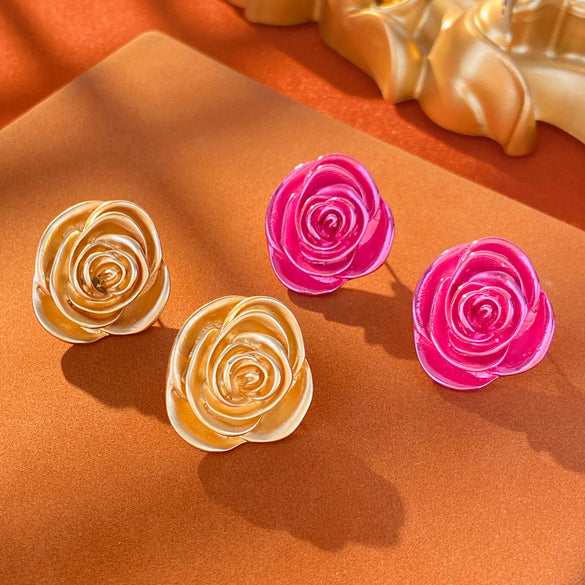 Wholesale Alloy Stud Earrings Women's Geometric And Flower Style Electroplated
