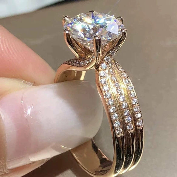 Wholesale Alloy Women's Classic 6Claw Luxury Diamondencrusted Geometric Ring