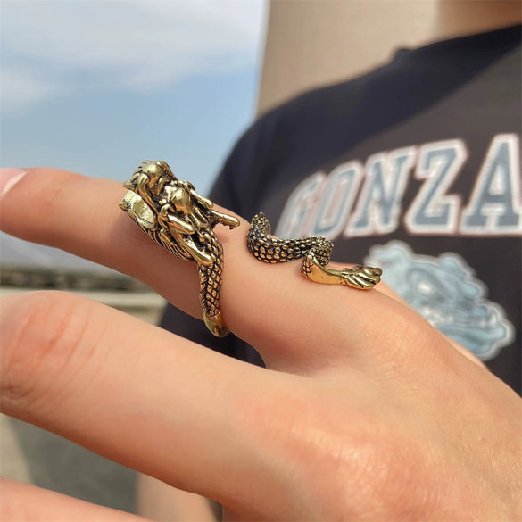 Wholesale Alloy Women's Geometric And Animal Zodiac Styling Ring With Electroplating Process