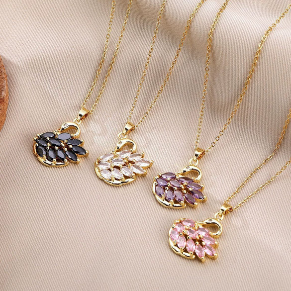 Wholesale Animal Pendant Necklace For Women Copper Zircon Diamond Electroplated