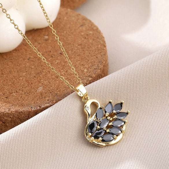 Wholesale Animal Pendant Necklace For Women Copper Zircon Diamond Electroplated