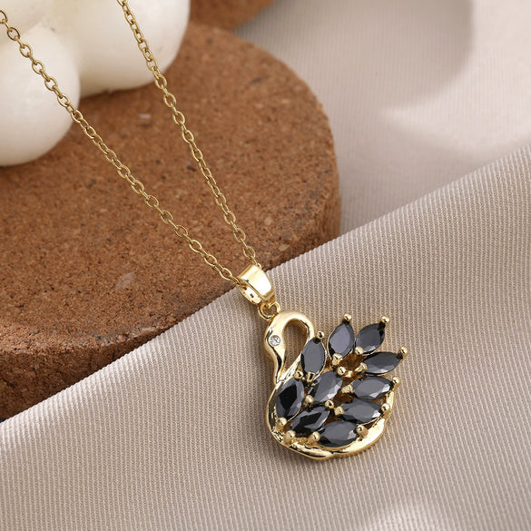 Wholesale Animal Pendant Necklace For Women Copper Zircon Diamond Electroplated