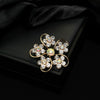 Wholesale Antilight Brooch Zinc Alloy Flowershaped Electroplated Unisex Decorative Pin