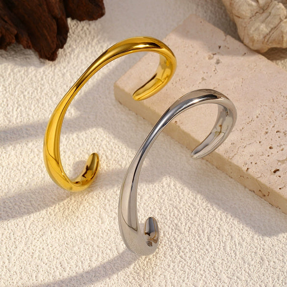 Wholesale Asymmetrical Geometric Retro Fashion Hip Hop Electroplated Titanium Steel Bracelets For Women
