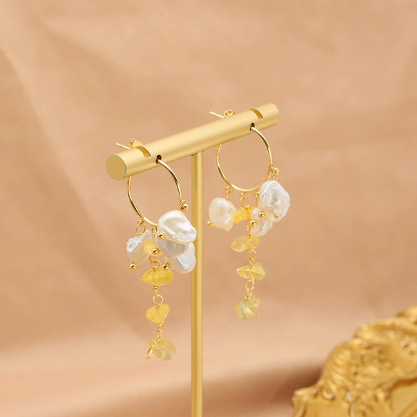 Wholesale Baroque Asymmetrical Earrings With Natural Pearl Flower Tassel Retro Temperament Metal Material And Electroplating Design