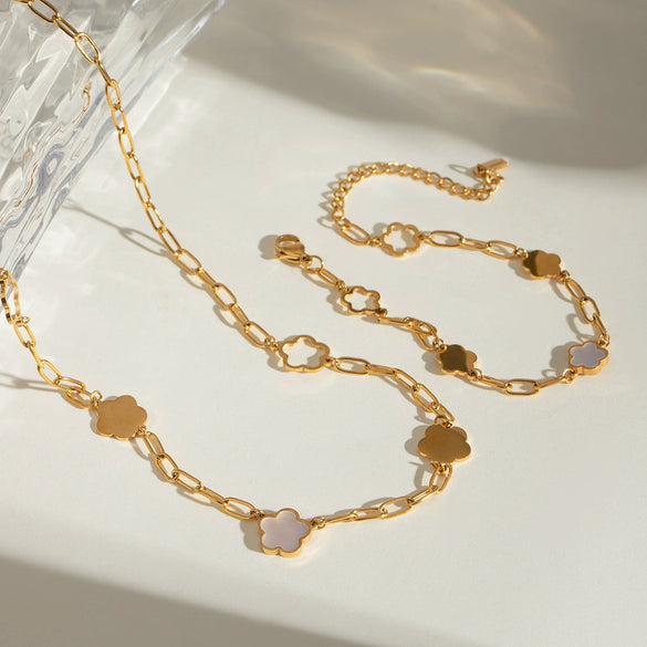 Wholesale Bracelet Stainless Steel Titanium Steel 18K Gold Plated Flower Hollow Design