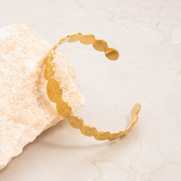 Wholesale Bracelet Stainless Steel Vintage Geometric Flower Butterfly Opening 18K Gold Plated Electroplated Accessories