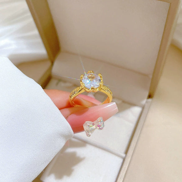 Wholesale Brass Open Ring With The Crown Pattern Electroplated For Women Light Luxury Cartoon Style