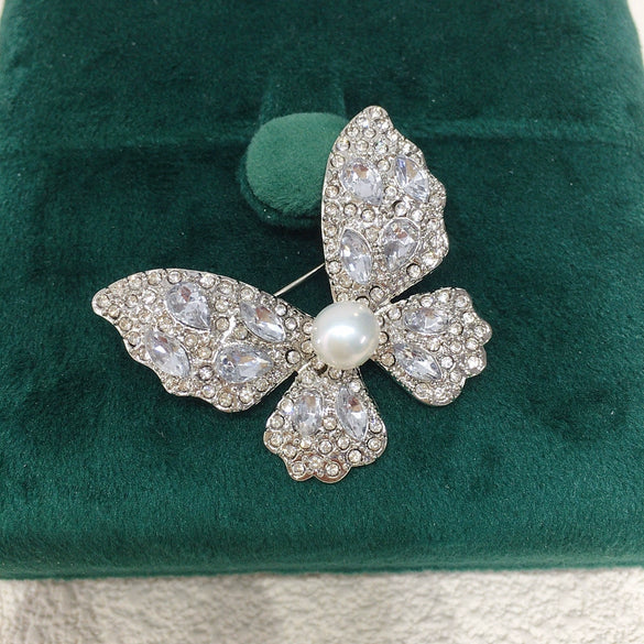 Wholesale Brooch Alloy Inlaid With Natural Freshwater Pearls Insect Snowflake Fawn Butterfly Design For Women
