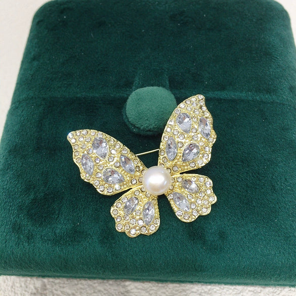 Wholesale Brooch Alloy Inlaid With Natural Freshwater Pearls Insect Snowflake Fawn Butterfly Design For Women