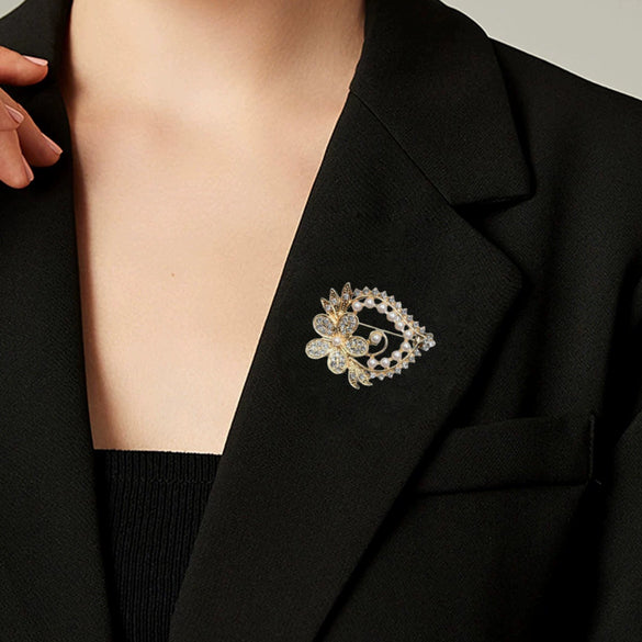 Wholesale Brooch Alloy Pearl Rhinestone Flower Heart Shape Animal Electroplated Unisex Accessory