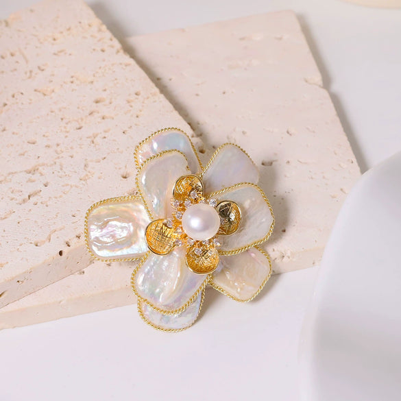 Wholesale Brooch Natural Freshwater Pearl Geometric Plant Flowers Style 18K Real Gold Plated